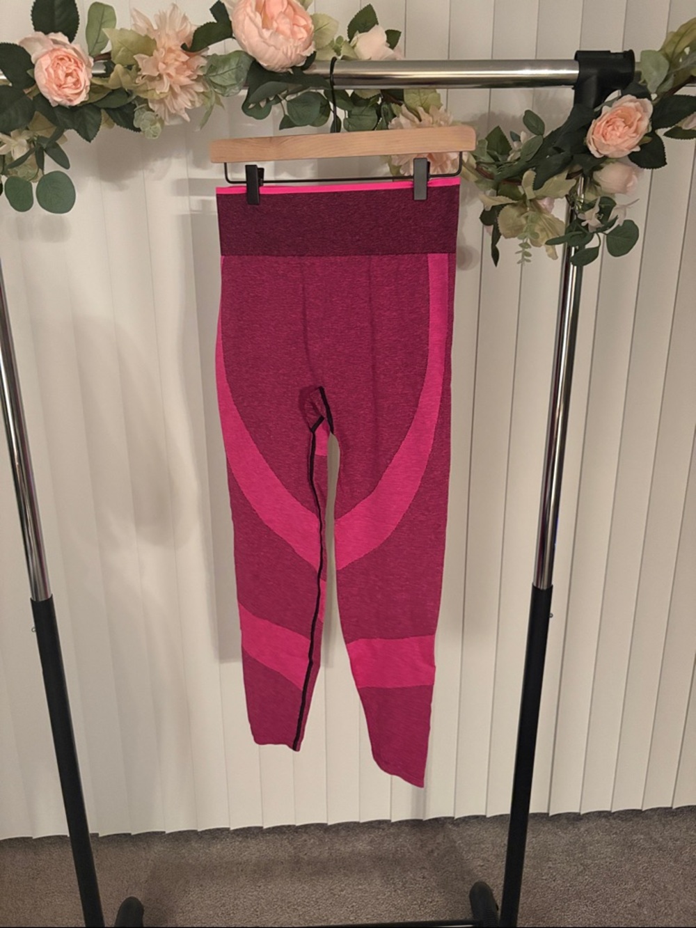 Victoria’s Secret Pink Two-Tone Seamless Leggings